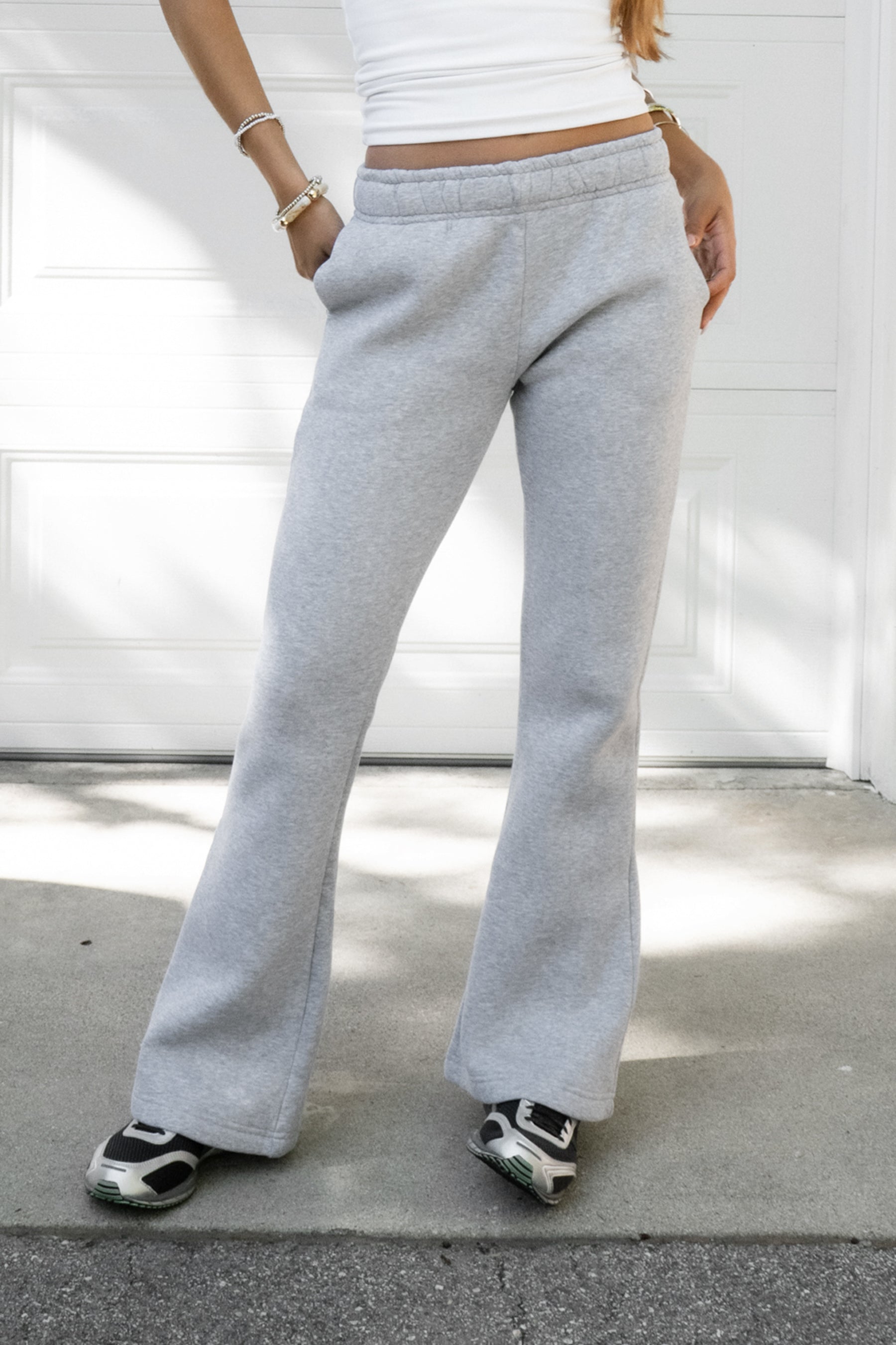JIYA Essential Fleece Flare Sweat Pants