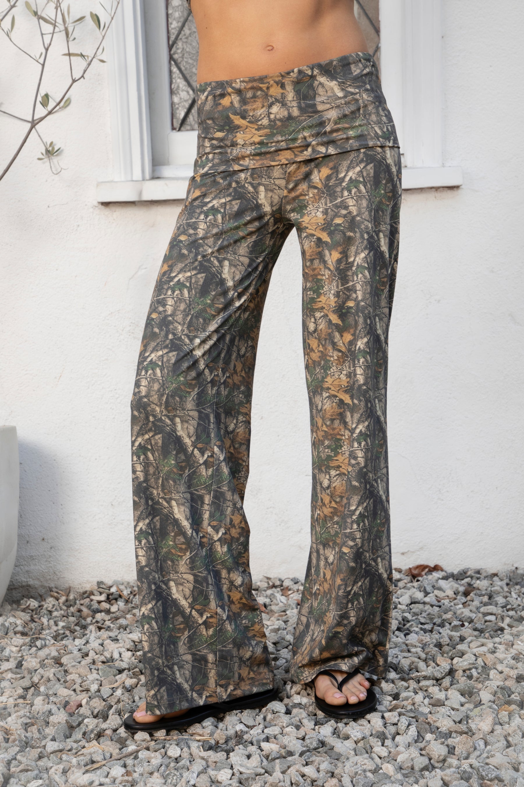 BAYOU Dark Woodland Camo Stretch Foldover Leggings [Pre-order]