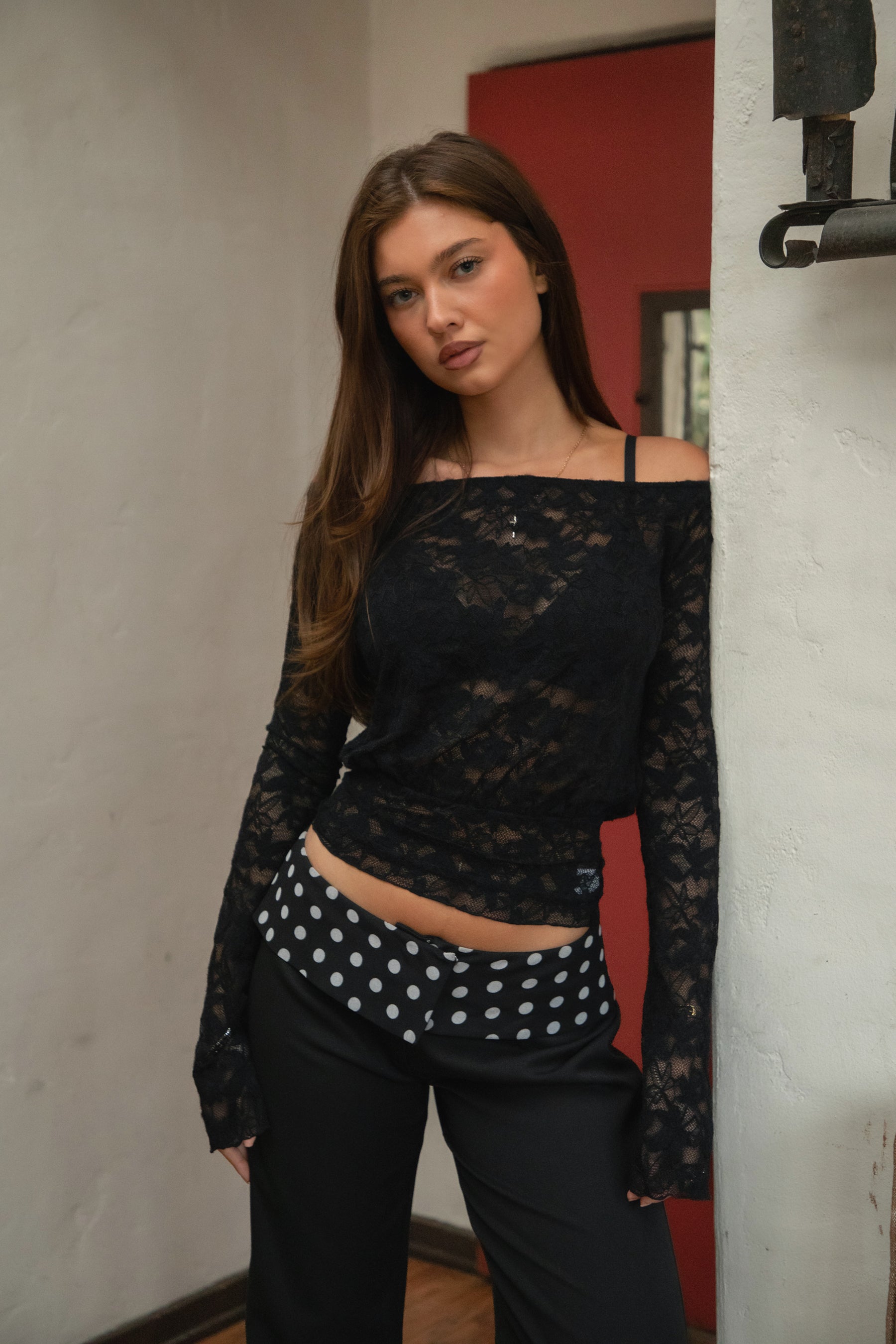 VELORA Maple Leaf Lace Off-Shoulder Top