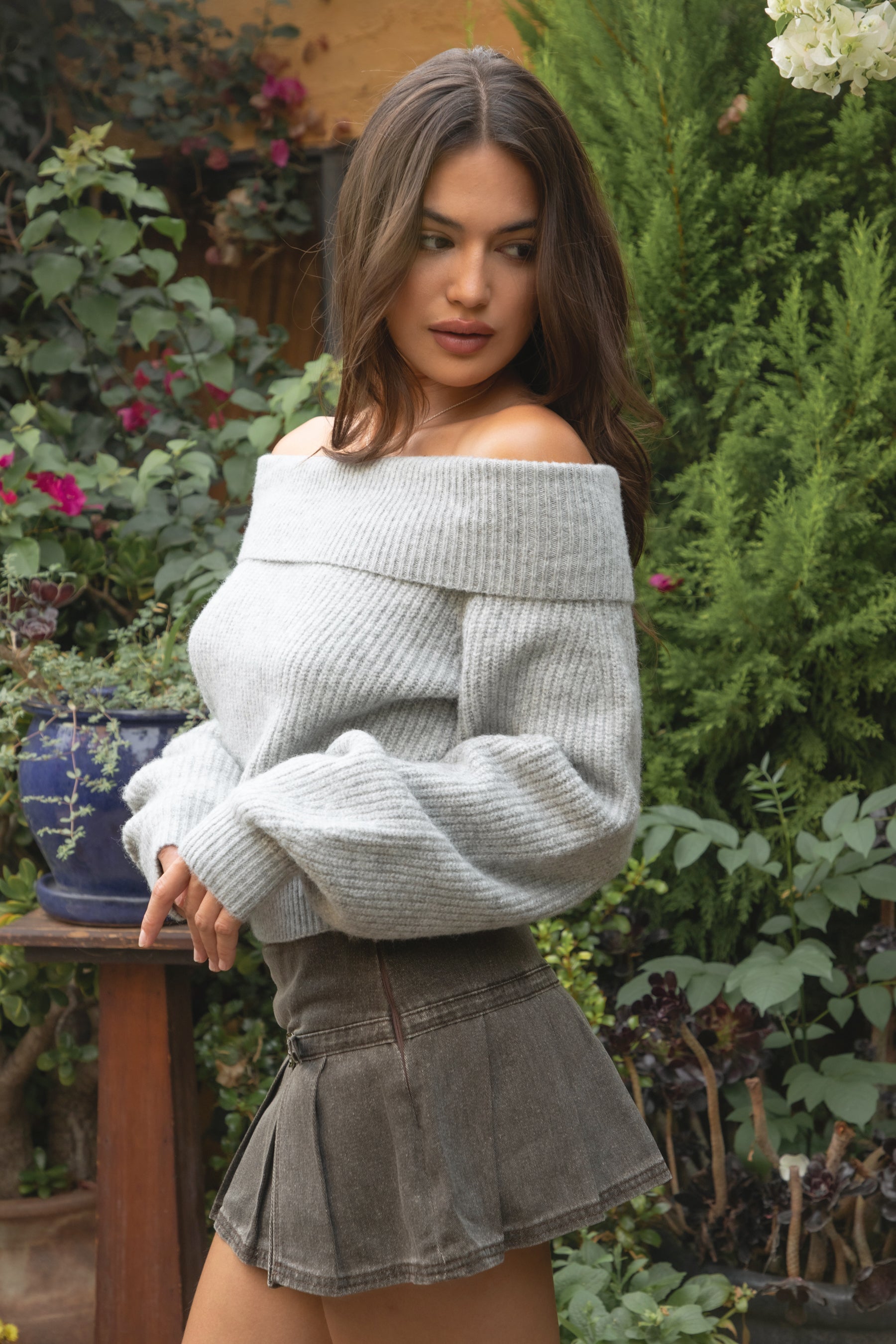 HAZE Wool Knit Off The Shoulder Sweater